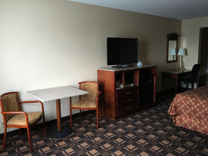 Bedroom 3, Cabot Inn & Suites, Coos