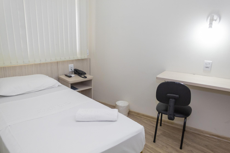 Bedroom 4, Hotel Vitória, Itajaí
