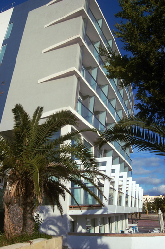 Exterior & Views 2, Water's Edge