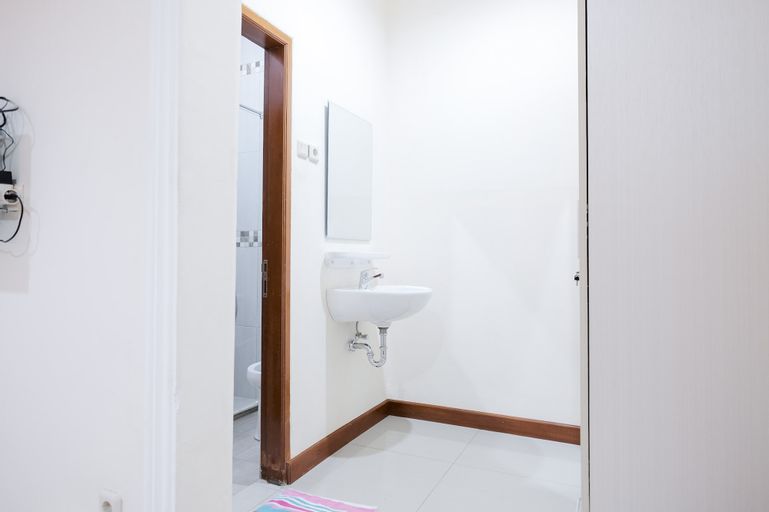 Exterior & Views 4, wisma delapan Mitra RedDoorz, South Jakarta