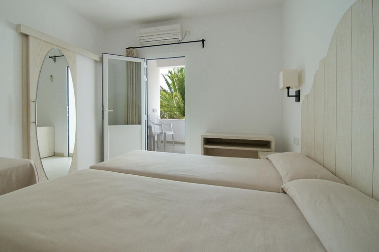 Bedroom 4, Hostal Capri, Baleares