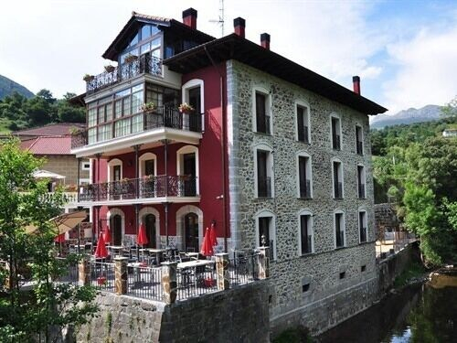 La Casa del Puente, Cantabria