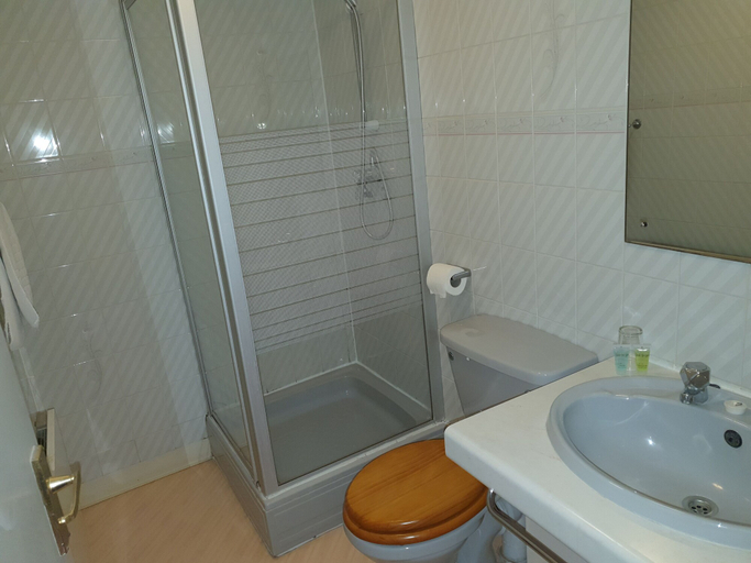Bathroom 4, The Windmill, Lincolnshire