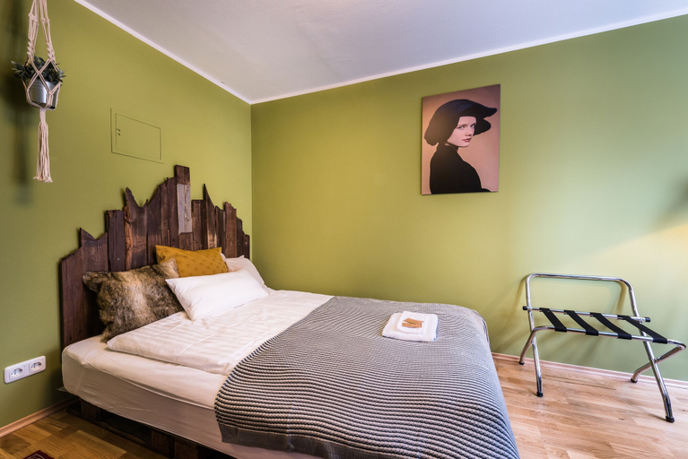 Bedroom 2, Stay in Style City Center deluxe flat, Mannheim