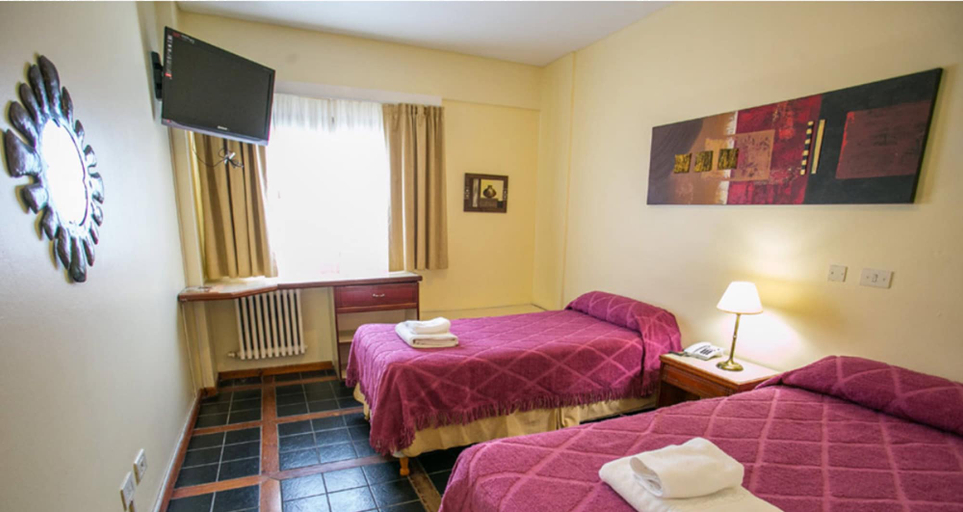 Bedroom 3, Aspen Ski Hotel, Bariloche