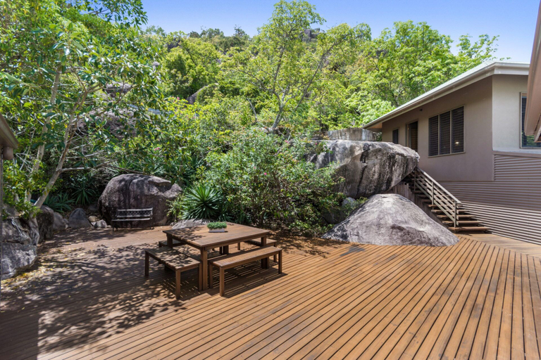 Exterior & Views 2, Absolute Beachfront, Magnetic Island