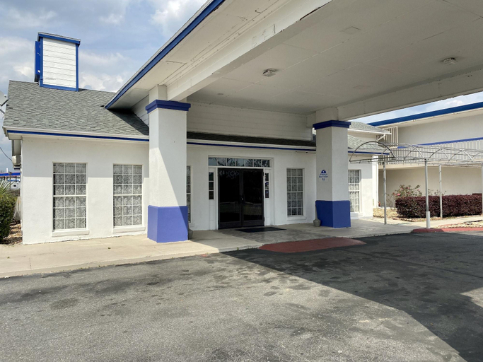 Exterior & Views 2, Motel 6 Marianna, FL, Jackson