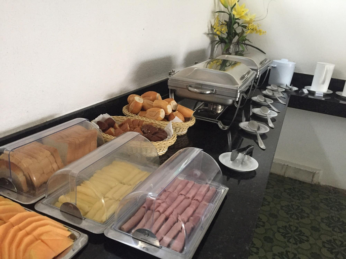 Food & Drinks 8
