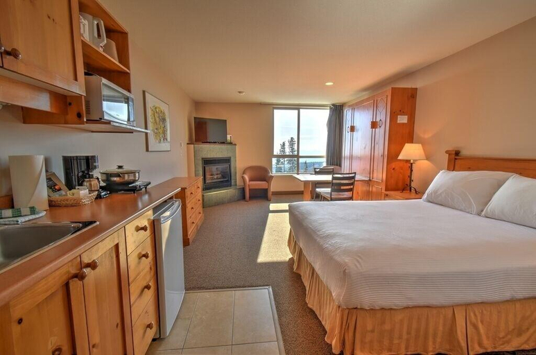 Bedroom 3, Inn at Big White, Central Okanagan