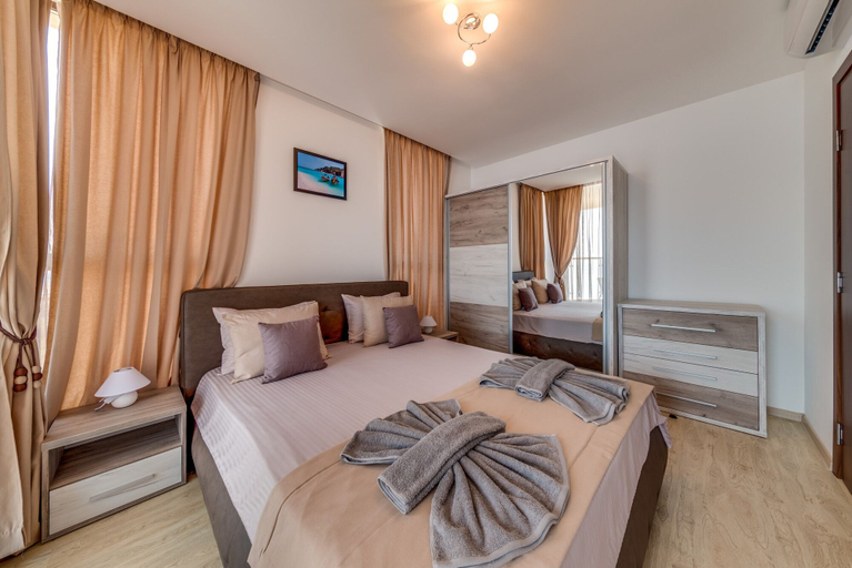 Bedroom 5, Apartcomplex Golden Bay, Nesebar
