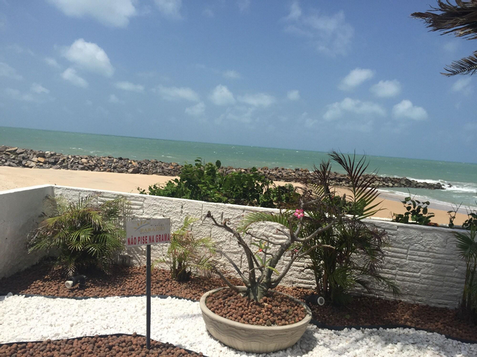 Exterior & Views 21