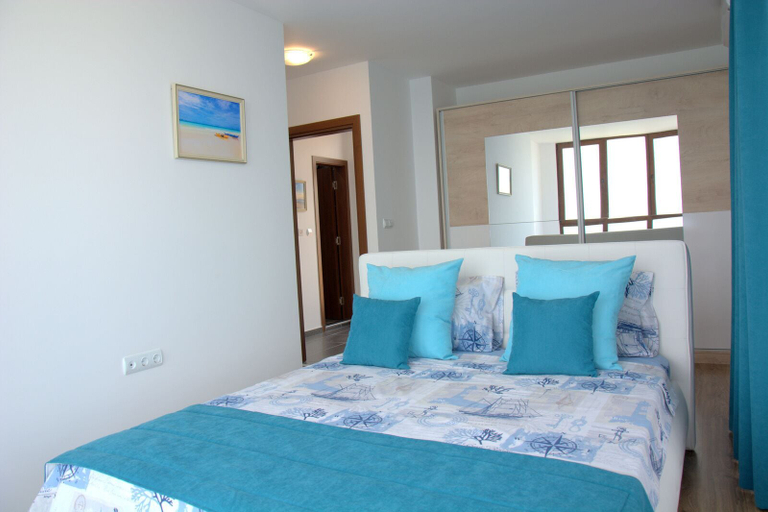 Bedroom 4, Apartcomplex Golden Bay, Nesebar