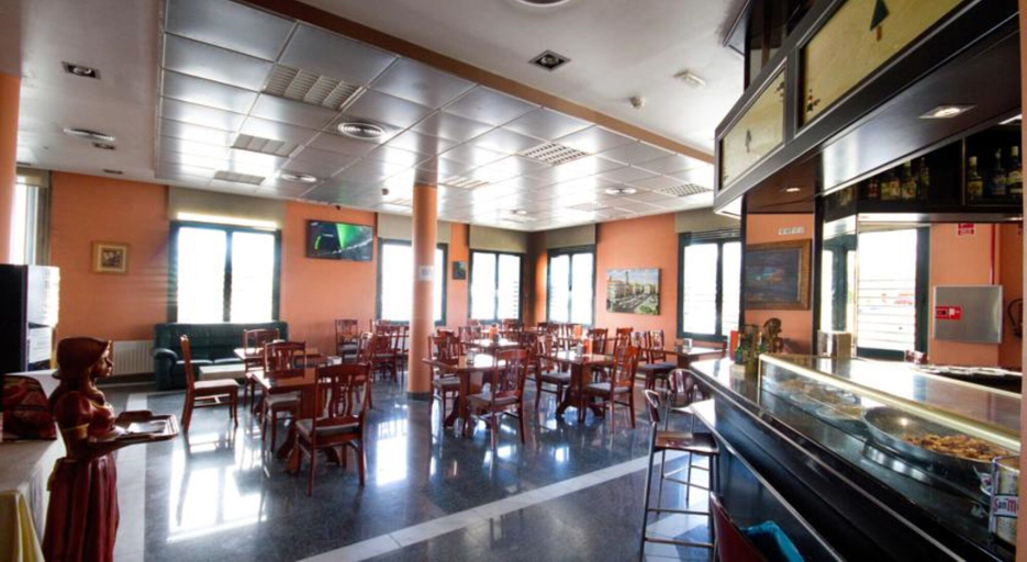 Food & Drinks 5, Hostal Los 5 Pinos, Madrid