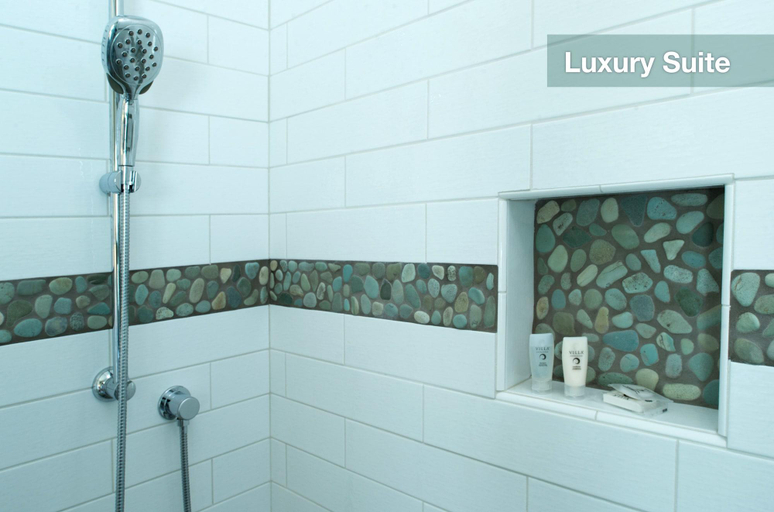 Bathroom 5, Water's Edge Resort at Pacific Rim, Alberni-Clayoquot