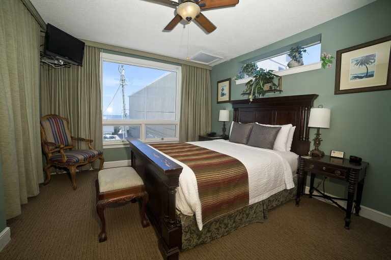 Bedroom 1, DeSoto Beach Bed & Breakfast, Chatham