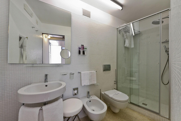 Bathroom, La Moresca, Ragusa