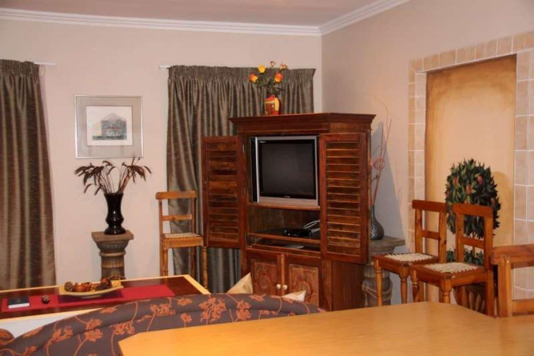 Public Area 2, Alpine Inn, Eden