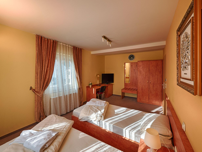 Bedroom 5, Airport Global Hotel, Groß-Gerau
