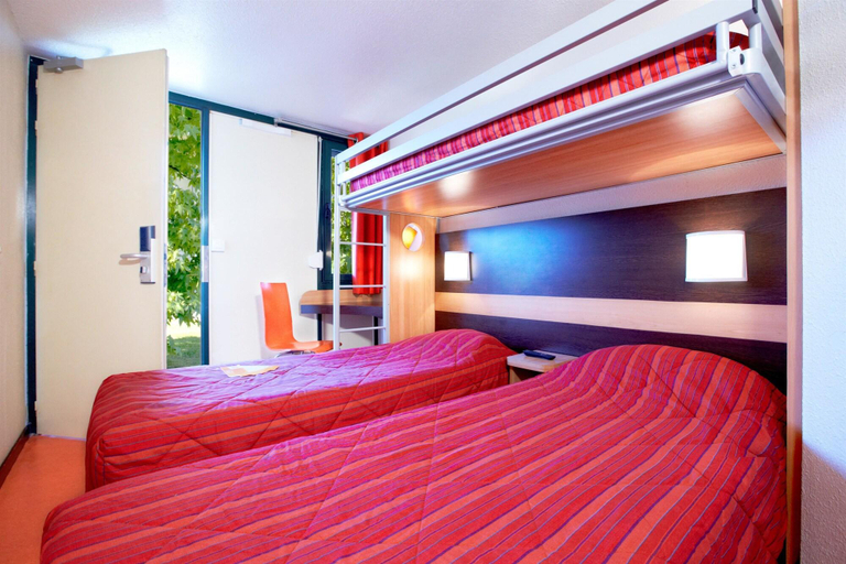 Bedroom 4, Premiere Classe Dunkerque Est Armbouts Cappel, Nord