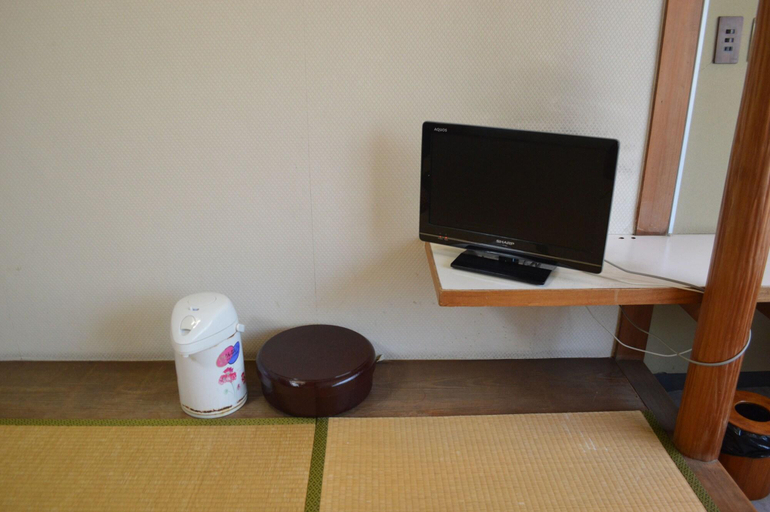Bedroom 4, New Kankai Honkan Tenku Hotel Kairo, Tonoshō