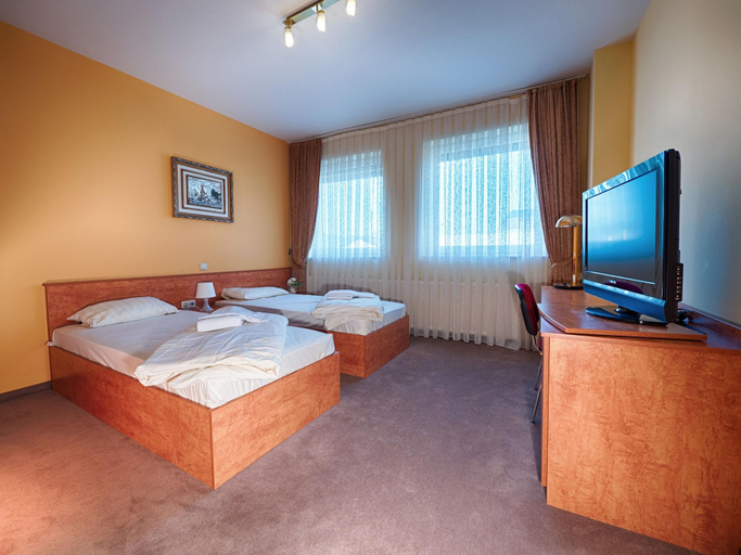 Bedroom 5, Airport Global Hotel, Groß-Gerau