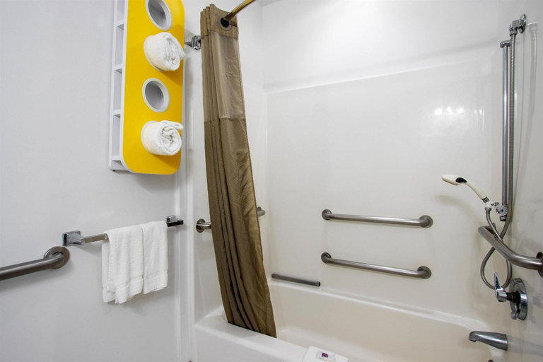 Bathroom 4, Motel 6 El Paso Southeast, El Paso