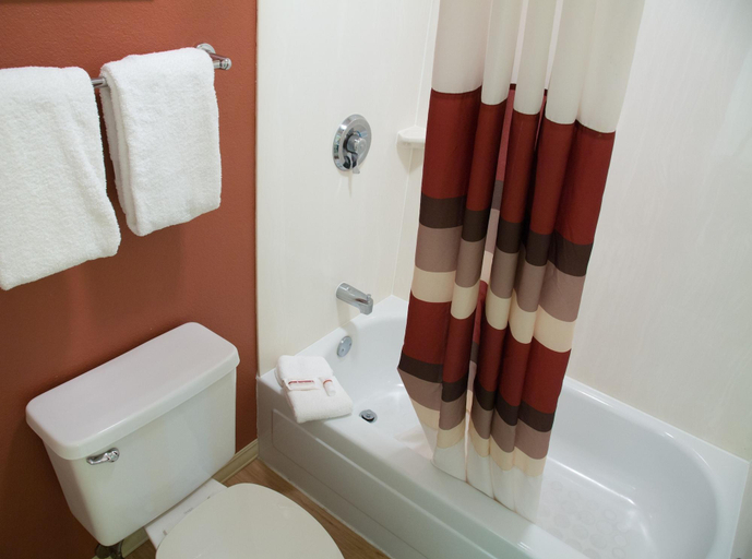 Bathroom 4, Red Roof Inn Yemassee, Jasper