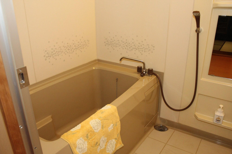 Bathroom 5, Yukiguni No Yado Takahan, Minamiuonuma