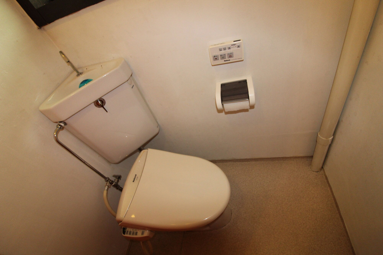 Bathroom 4, Pension Ninjin, Hara