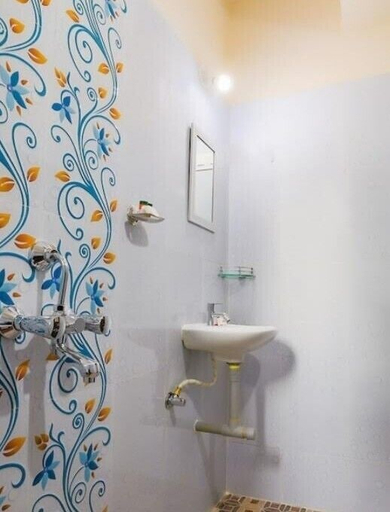 Bathroom 4, Sanman Hotels, South Goa
