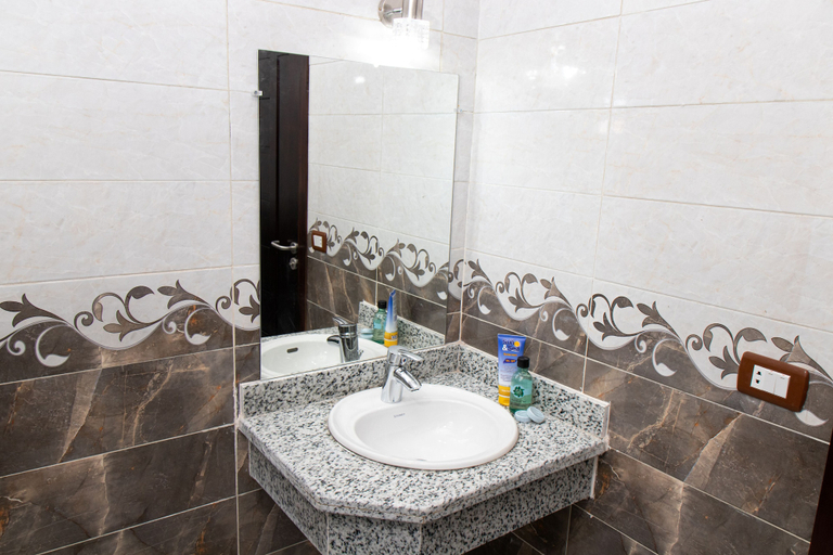 Bathroom 4, Swiss Royal Dahab, Sant Katrin