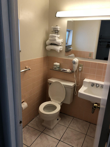 Bathroom 4, Knights Inn Oswego, Oswego
