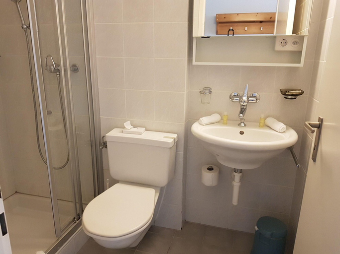 Bathroom 5, Spenglers Inn, Prättigau/Davos