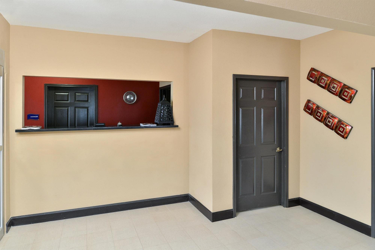 Public Area 2, Rodeway Inn, Frio
