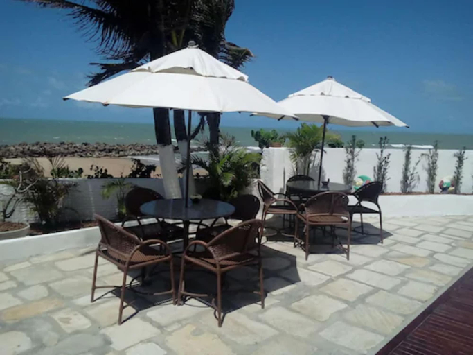 Exterior & Views 19