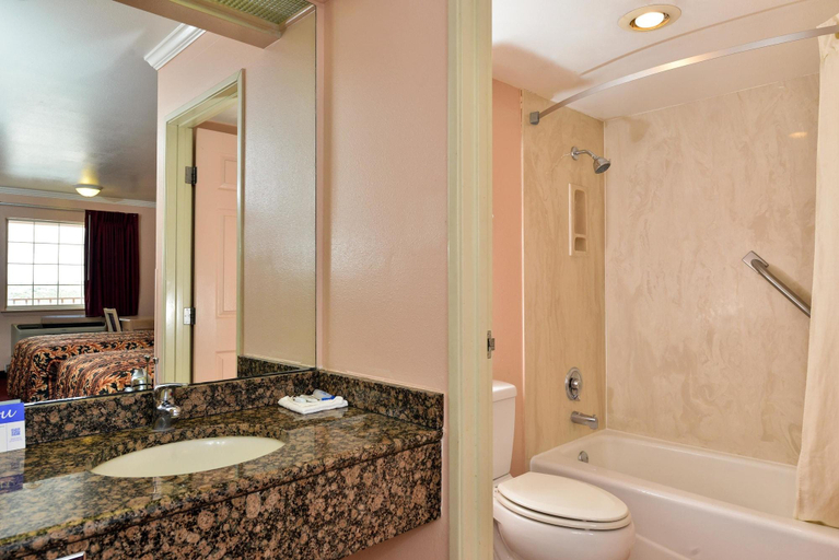 Bathroom, Americas Best Value Inn Anthony El Paso West, El Paso