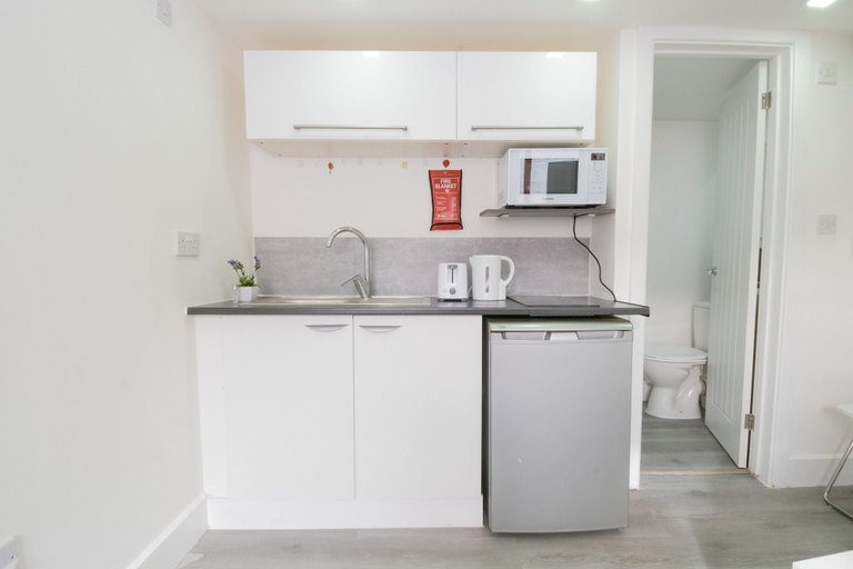 Others 5, Reading Town Centre- Studio Apartment, Wokingham