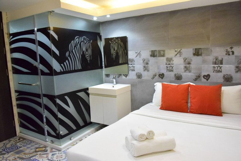 Public Area 3, Double Five - Hostel, Wattana