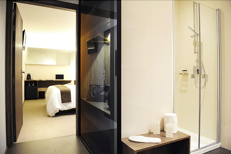 Bathroom 5, Air Rooms Madrid By Hellosky, Madrid