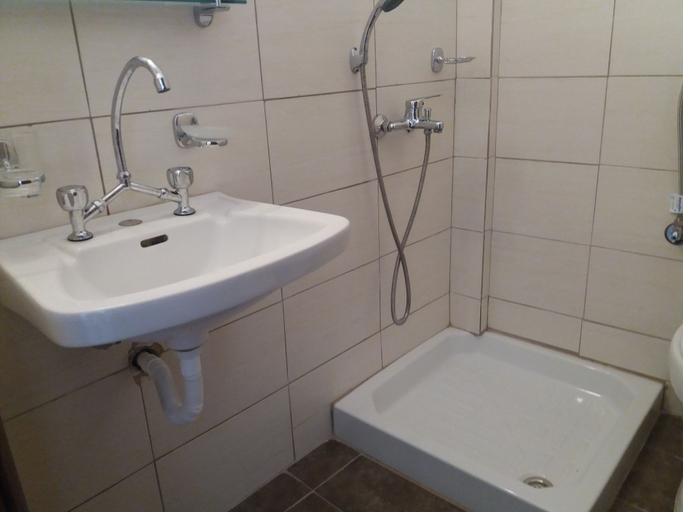 Bathroom 3, Belvedere Zakynthos Studios, Ionian Islands