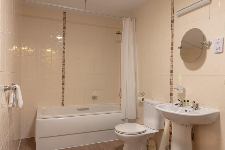 Bathroom, The George And Pilgrim, Somerset