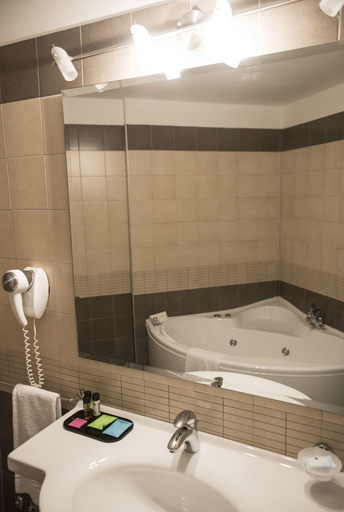 Bathroom 4, Hotel Corte Business, Reggio Nell'Emilia