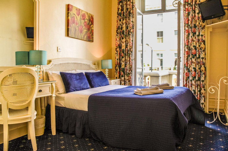 Blades Hotel, London