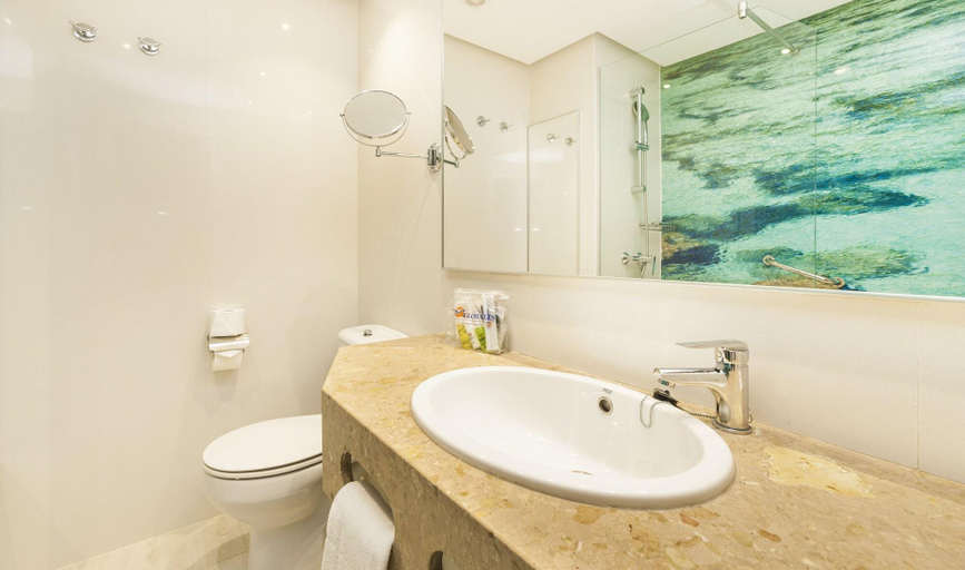 Bathroom 5, Globales Resort - Santa Ponsa Park, Baleares