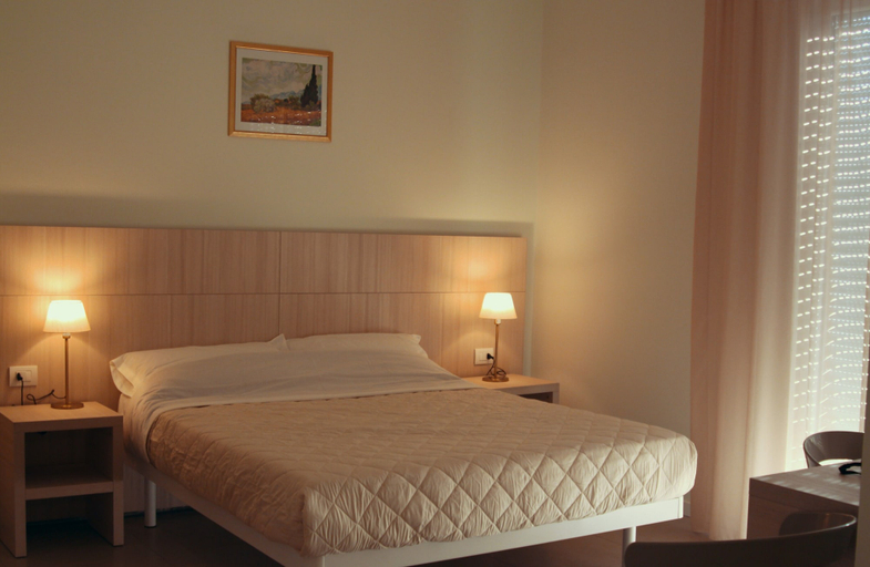 Bedroom 3, Santa Barbara hotel & apartments, Rimini