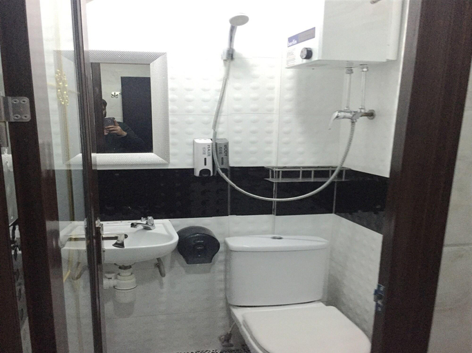 Bathroom 5, Hi Inn, Kowloon