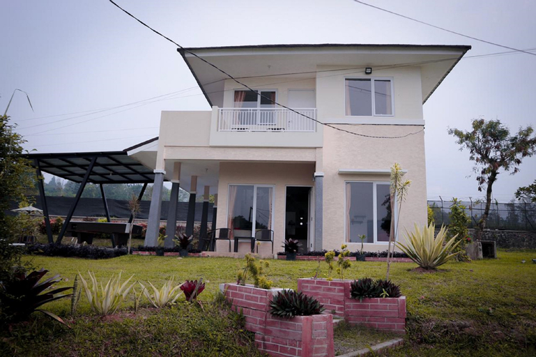 Exterior 6