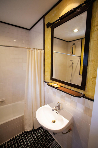 Bathroom 4, The Sunrise Residence, Bang Rak