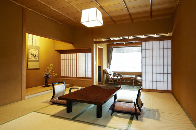 Bedroom 4, Yamatoya Honten, Matsuyama
