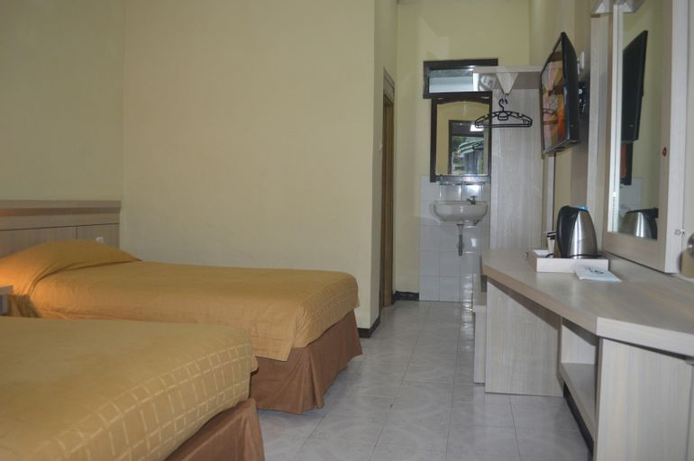 Bedroom 2, Bromo Permai 1 Hotel, Probolinggo